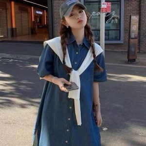 甜美水洗牛仔排釦洋裝（贈披肩）
